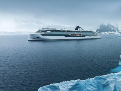 Report: Windows Aboard Expedition Cruise Ship Couldn't Resist Fatal Wave
